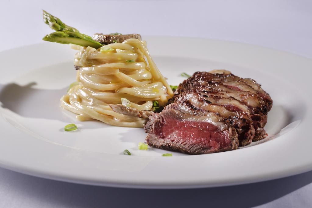 Sheraton Reserva Do Paiva Cabo de Santo Agostinho Exteriér fotografie A steak prepared sous-vide