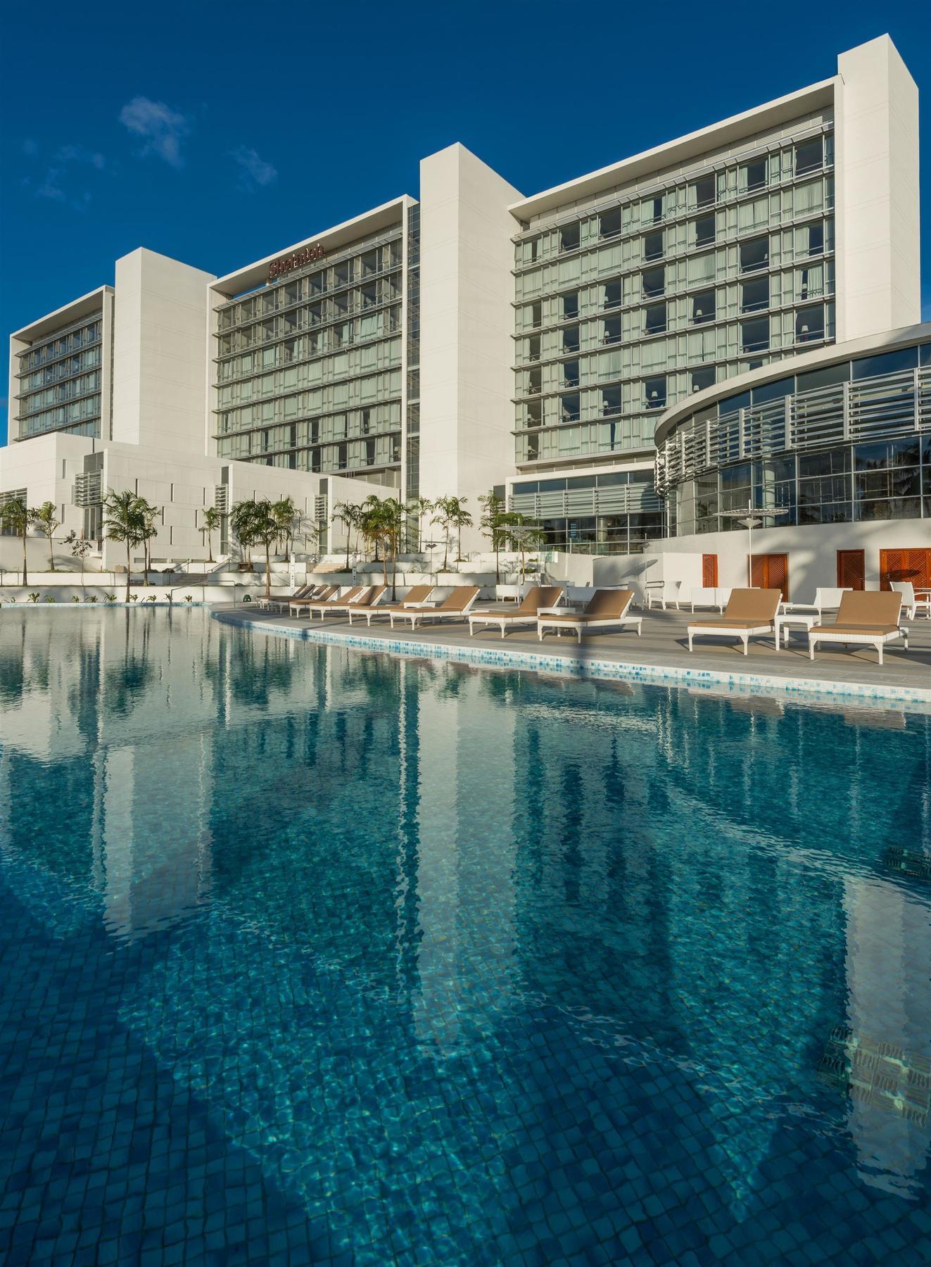 Sheraton Reserva Do Paiva Cabo de Santo Agostinho Exteriér fotografie The pool at the hotel