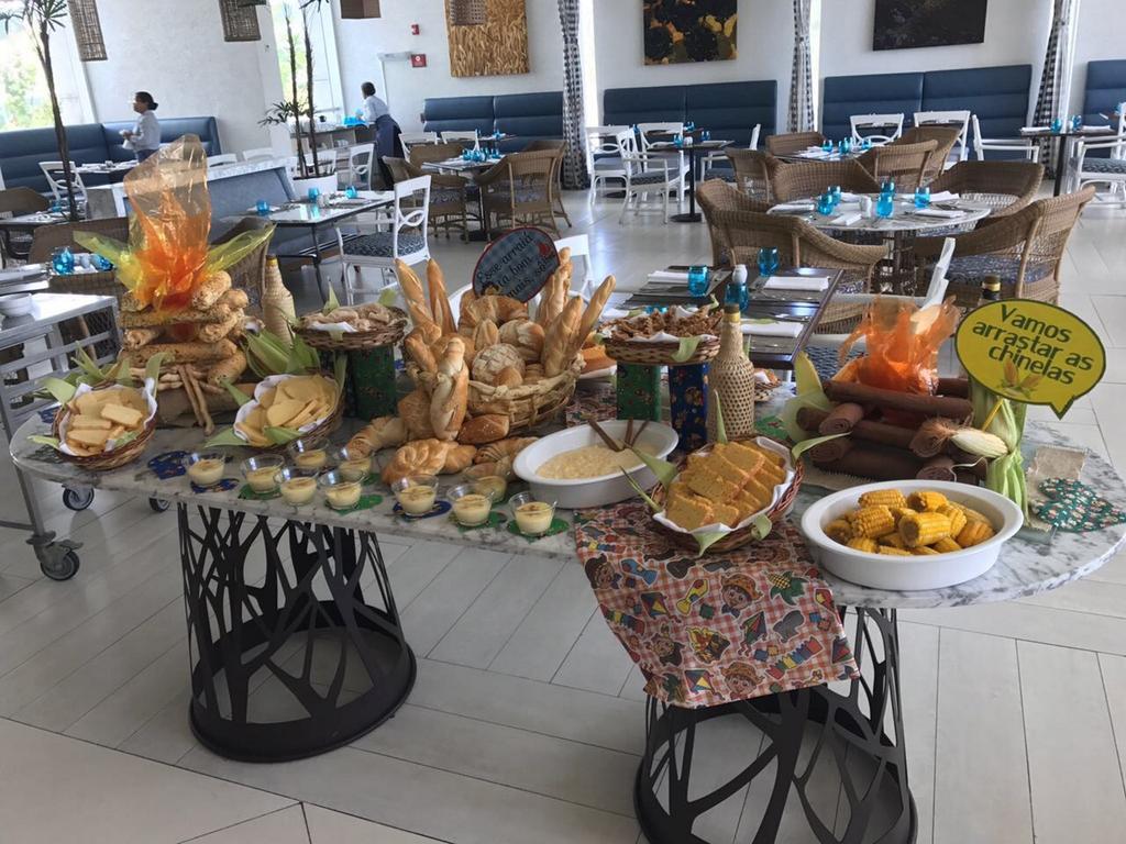 Sheraton Reserva Do Paiva Cabo de Santo Agostinho Exteriér fotografie A buffet at a hotel