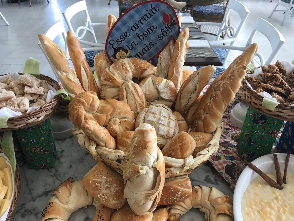 Sheraton Reserva Do Paiva Cabo de Santo Agostinho Exteriér fotografie Bread at a buffet