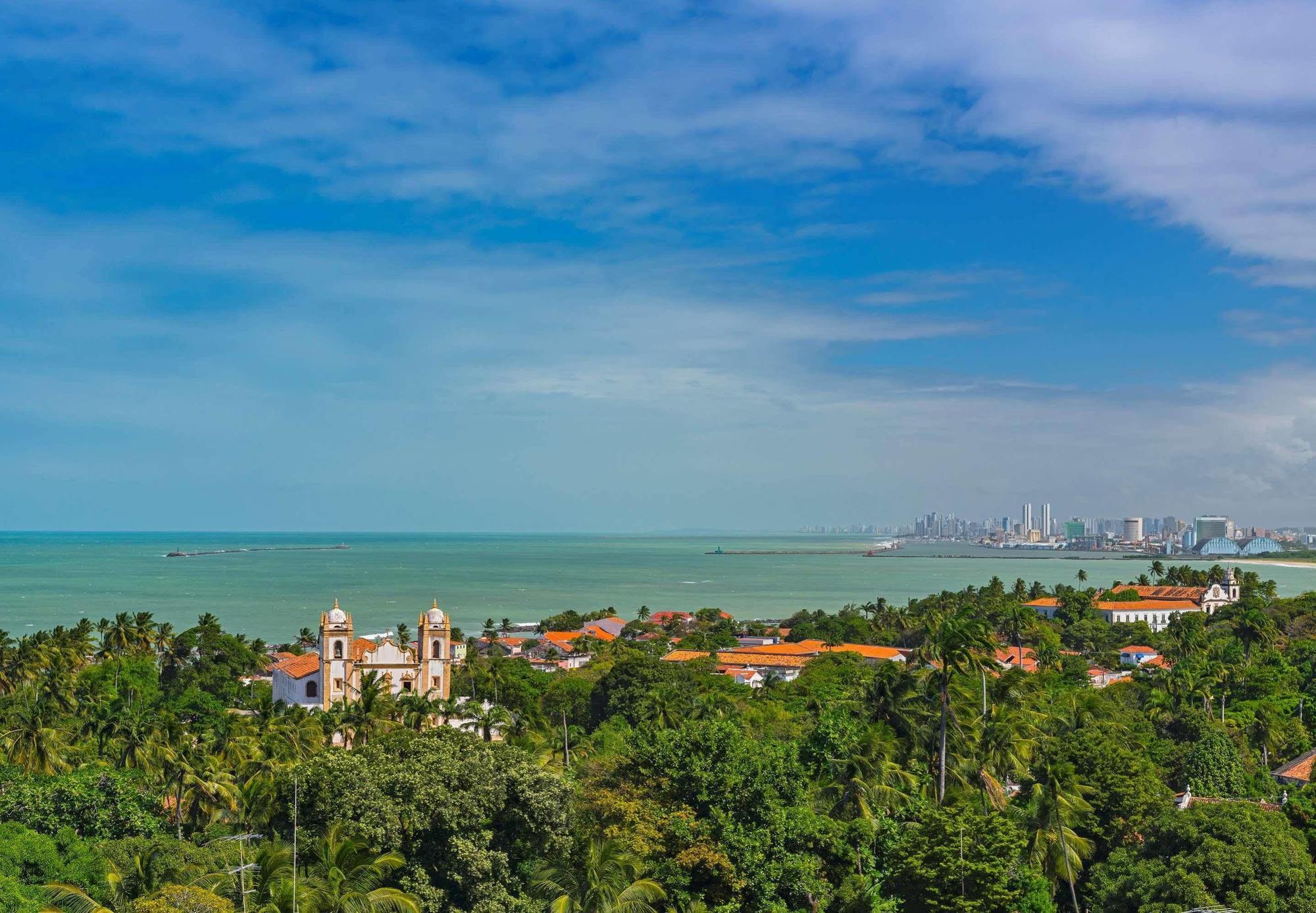 Sheraton Reserva Do Paiva Cabo de Santo Agostinho Exteriér fotografie View of the city from the hill of the same name