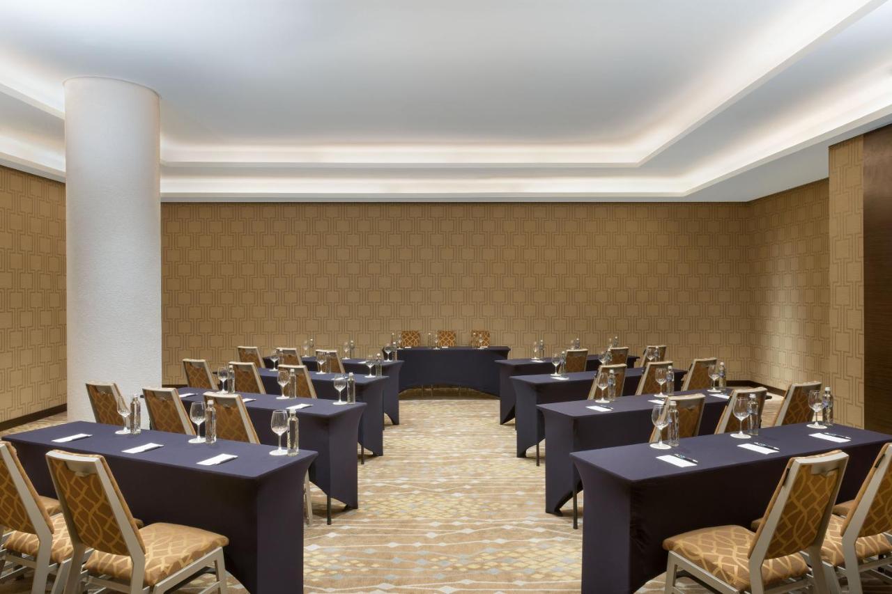 Sheraton Reserva Do Paiva Cabo de Santo Agostinho Exteriér fotografie A meeting room at the Four Seasons Hotel, London